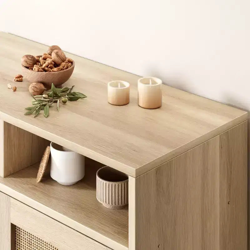Buffet en rotin et bois naturel, meuble de rangement 4 portes et 1 tiroir, pour 1 à 2 personnes